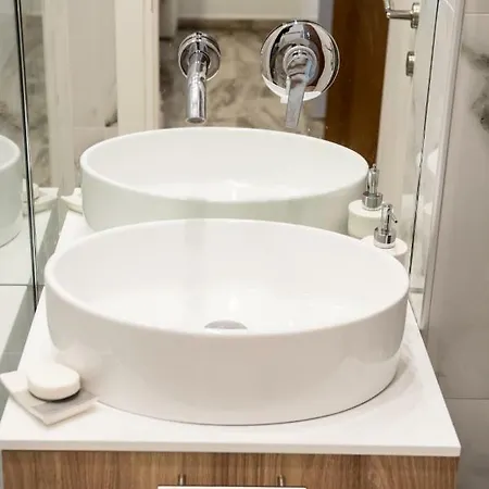 Leiland #colony_white_tower_suite アパート テッサロニキ